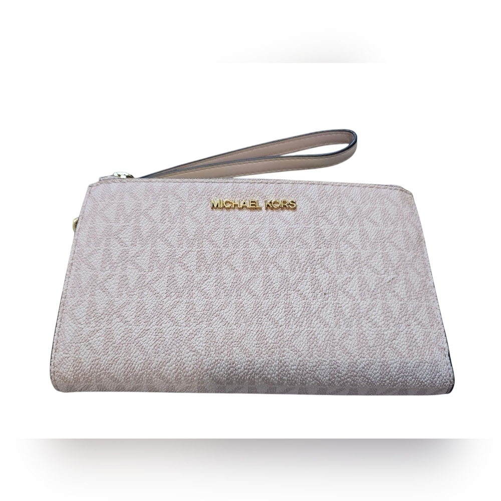Michael Kors Adele Logo Smartphone Wallet, New With Out Tags.